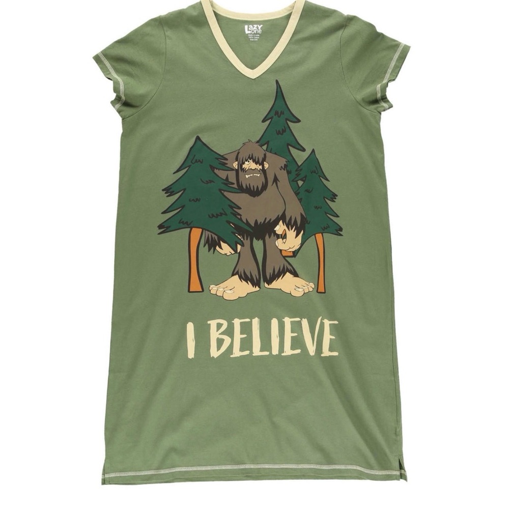 EUC- Lazy One ‘I Believe’ Sasquatch Nightshirt